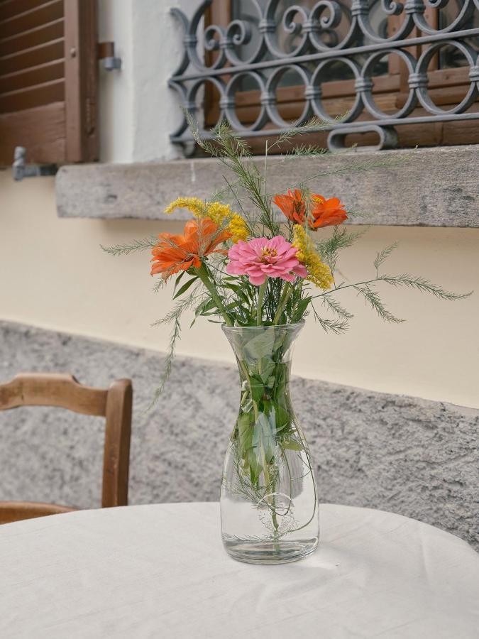 Osteria Gruetli Con Alloggio Borgnone Exterior foto